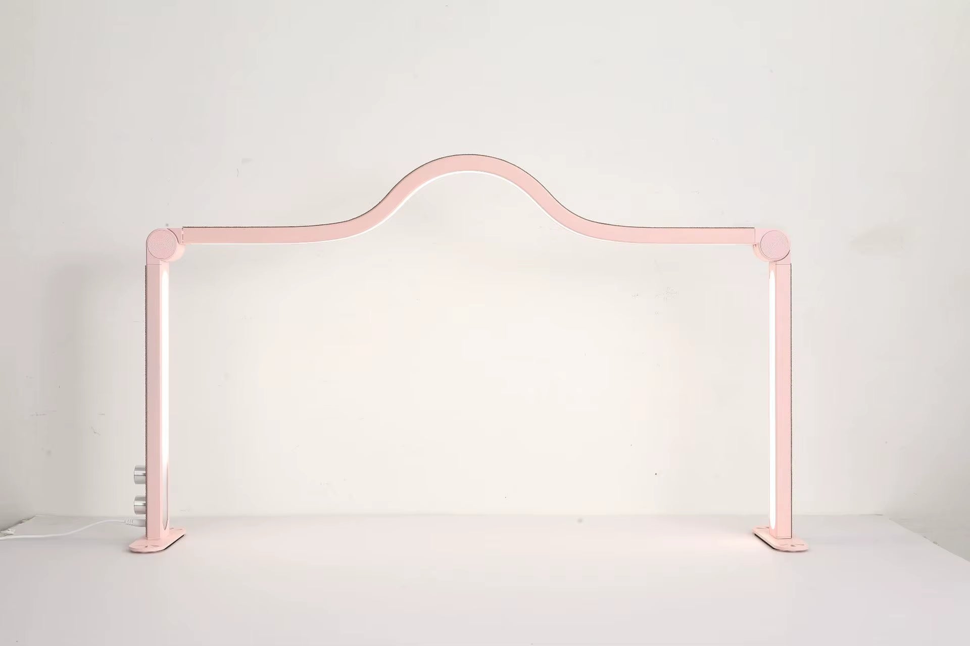 Super Bright Half-Moon UV Lamp Foldable Plastic Table Lamp for Manicure Work Beauty Lamp for Live Broadcasts